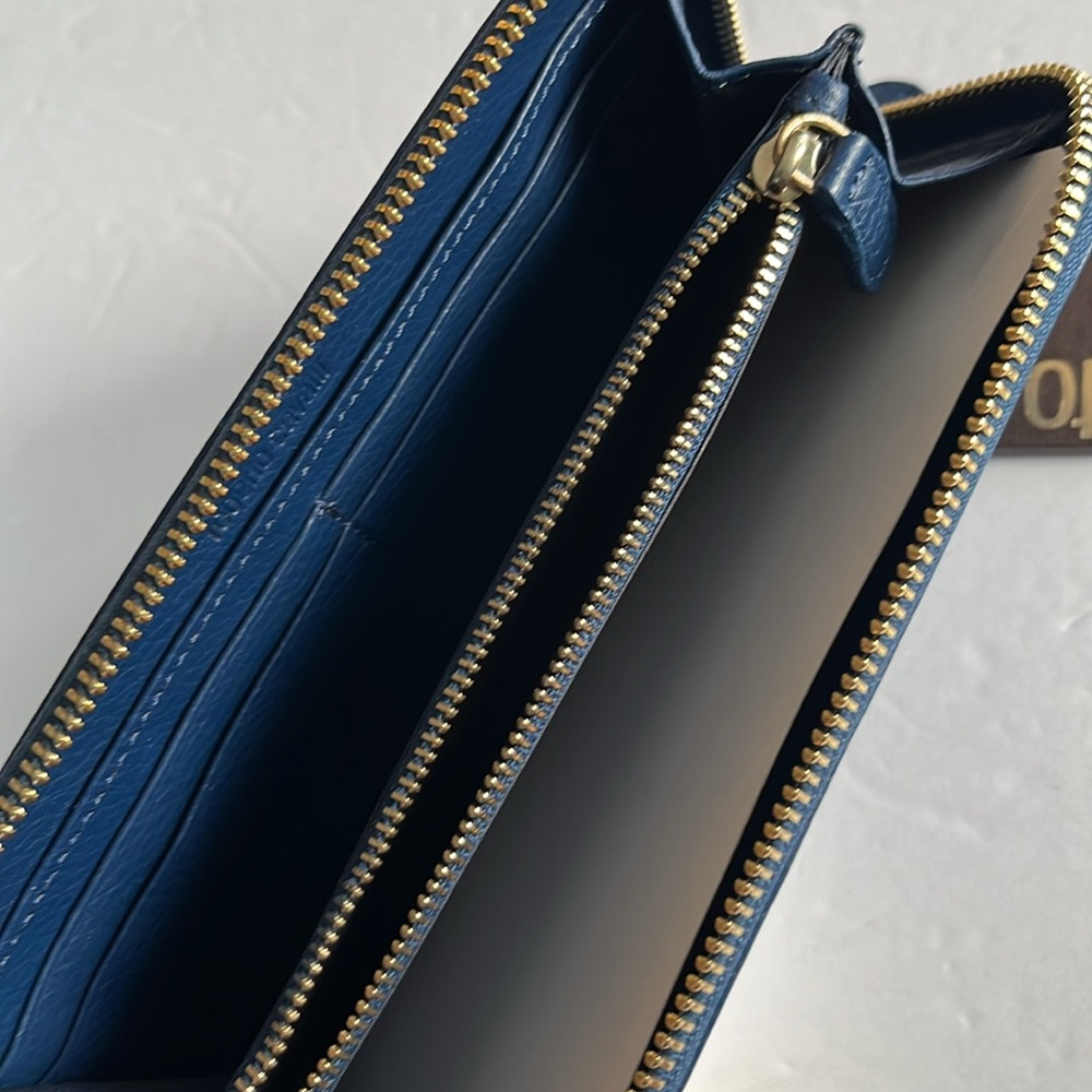 Roberto Cavalli NWT leather navy blue pebbled zipper wallet gold embossed logo - Picture 7 of 10